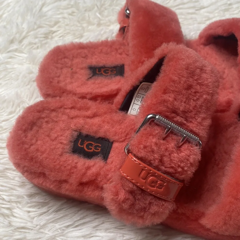 Ugg Platform Coral Colored Fuzzy Slip-On Buckle Sandals Size 8
